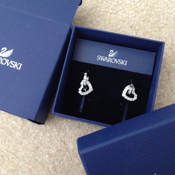 Swarovski delight pierced earrings