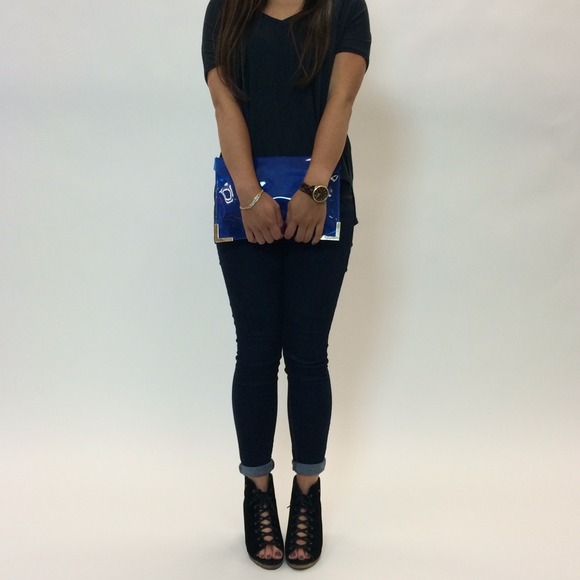 Clear Neon PVC Clutch - Picture 2 of 2