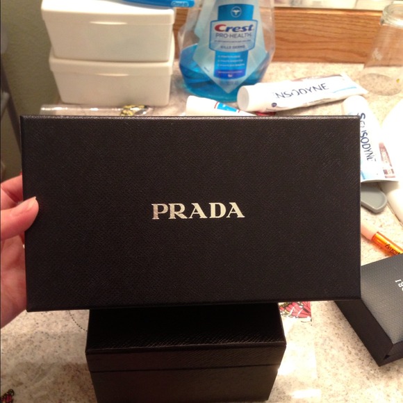 Prada empty box - Picture 3 of 4