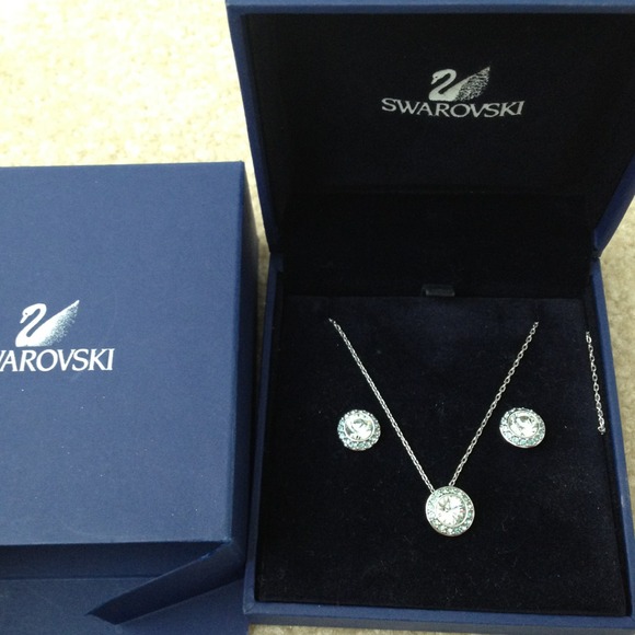 Swarovski set of necklace and earrings