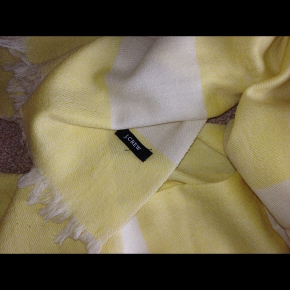 J.Crew woolen scarf ๐๐๐Host pick! - Picture 2 of 4