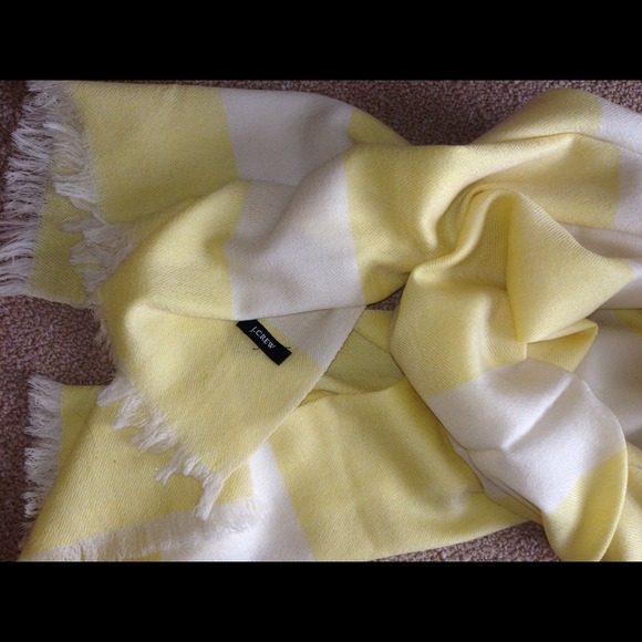 J.Crew woolen scarf ๐๐๐Host pick! - Picture 3 of 4