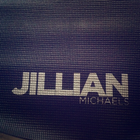 Bundle chanel necklace & Yoga mat