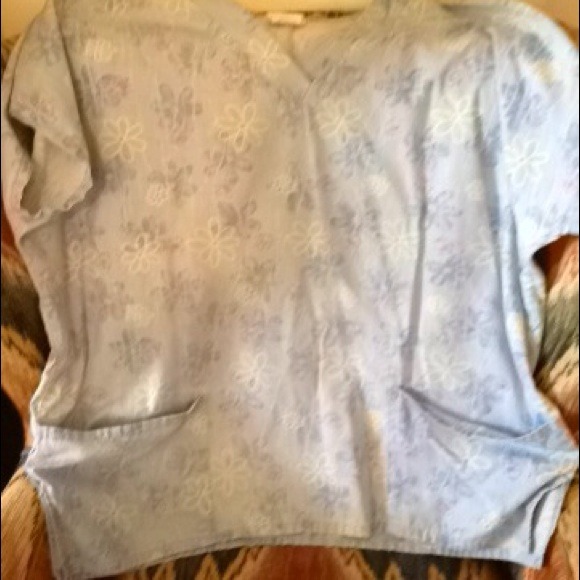 SOLD-SOLDScrub top