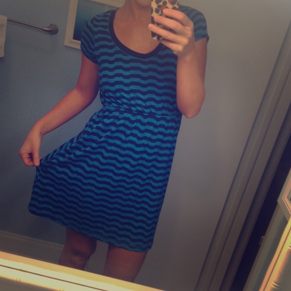 Dresses & Skirts - Navy and teal chevron cotton tee dress