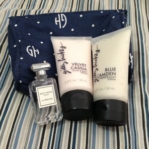 Gilly Hicks travel kit