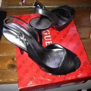 💗GUESS black heels💗
