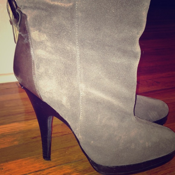 Michael kors booties size 6