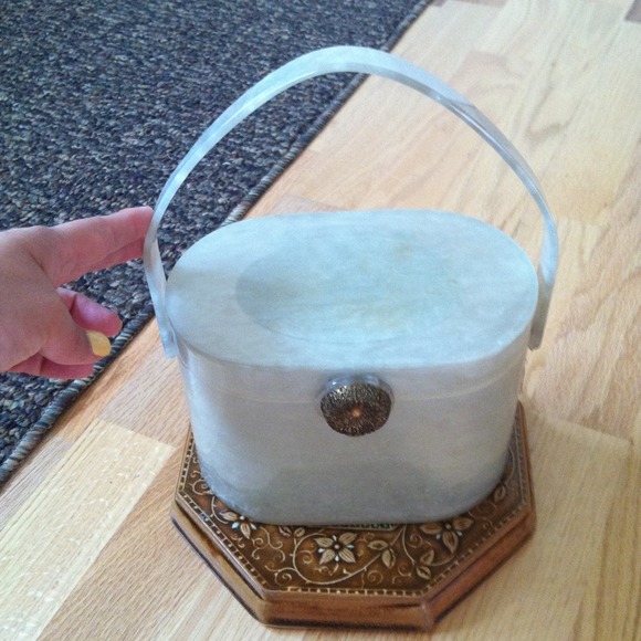 Host Pick!! 🎉🎉Vintage Lucite Purse