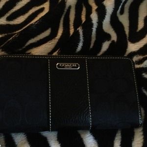 🍒🍒🍒Authentic Coach wallet TRADED🍒🍒🍒