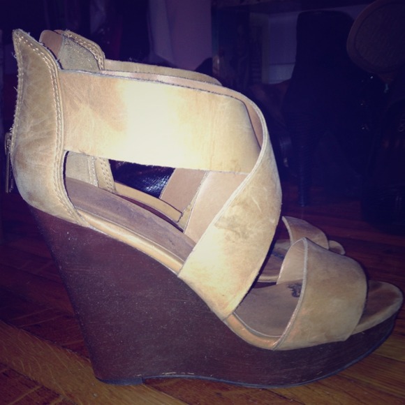 Aldo wedge sandals in camel/tan size 6