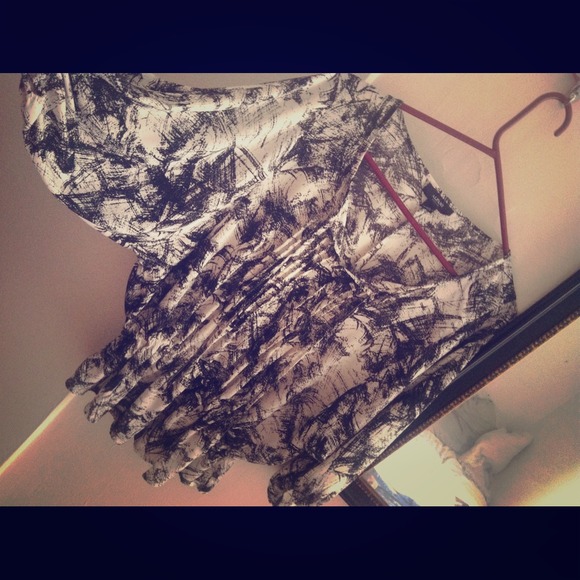 Black and white dress top