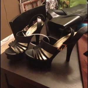 Black cross ankles high heels