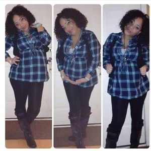 ⚪Plaid maternity botton-up.⚪