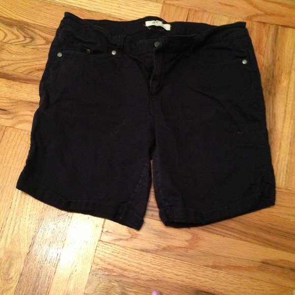 ⛔️⛔️SOLDForever 21 dark blue navy shorts size 30