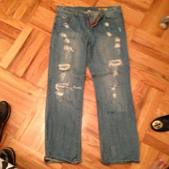 SOLD SOLD BLANK destroyed boyfriend  jeans size 31