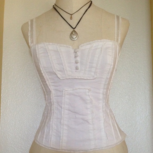 🚫SOLD IN BUNDLE🚫Fitted corset-like top