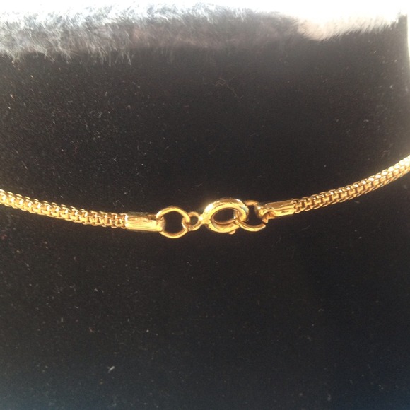 Vintage gold tone necklace - Picture 3 of 4