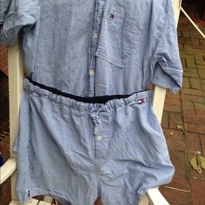 TOMMY HILFIGER UNI SEX TOP AND BOTTOM PJ SET
