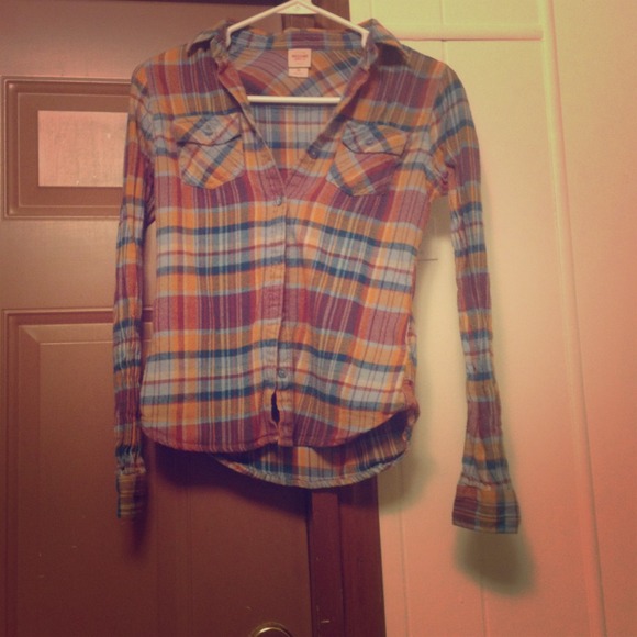 Plaid long sleeve shirt ❌Bundled❌