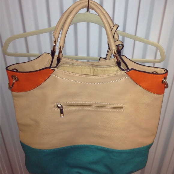 🚫SOLD🚫"Huge Block of Style" Handbag. - Picture 2 of 4