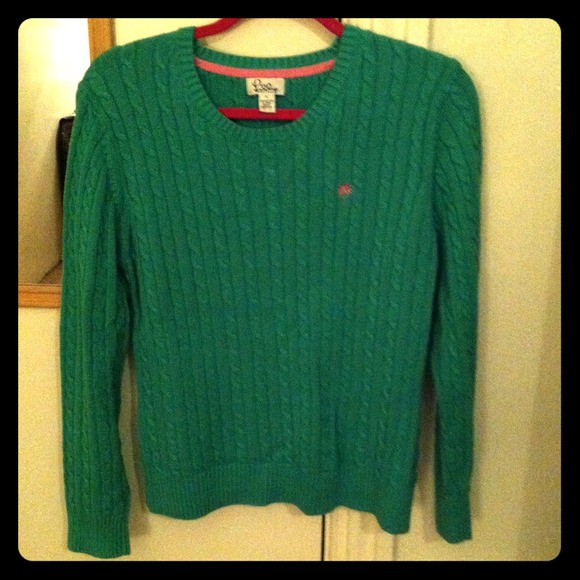 Lilly Pulitzer Kelly Green Cable Knit Sweater!💚💖