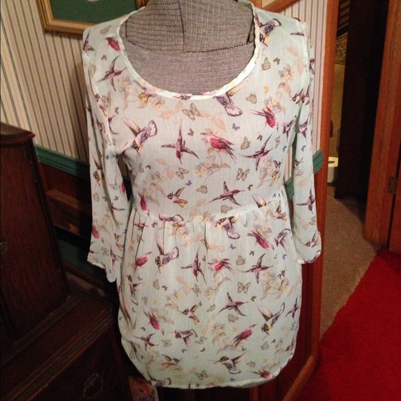 SOLD New Kohls shirt with beautiful back