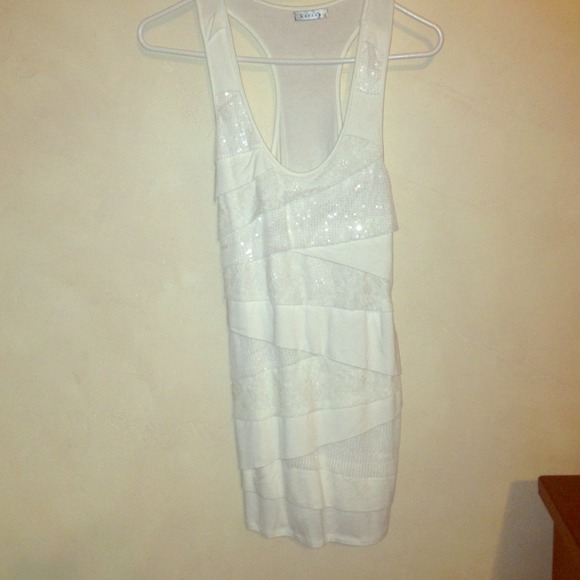 ❌Sold❌NWOT White sequin and lace dress