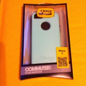 Otterbox commuter iPhone 5 case (reflection)