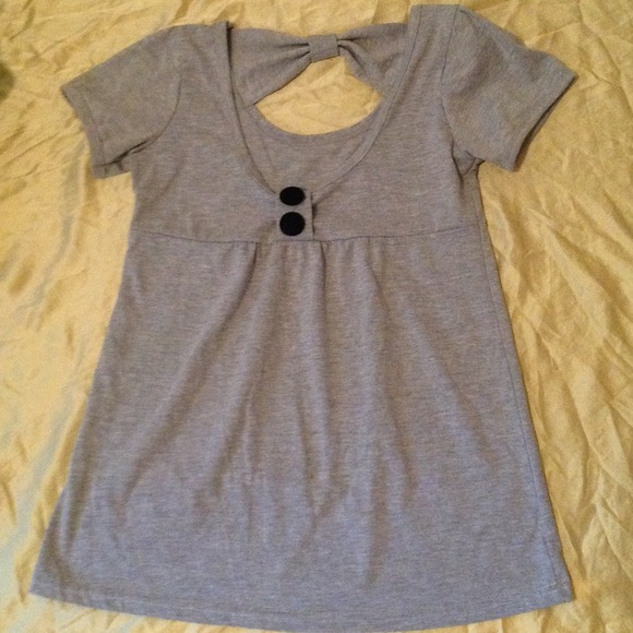 Gray top - Picture 1 of 2