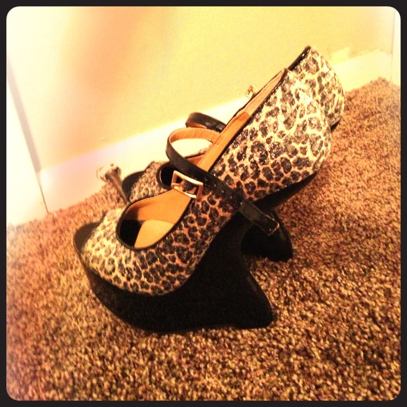 Chinese Laundry Shoes - Chinese laundry heel less heels in leopard