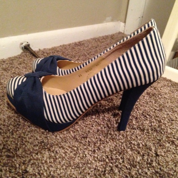 Shoes - chic striped navy and tan heels