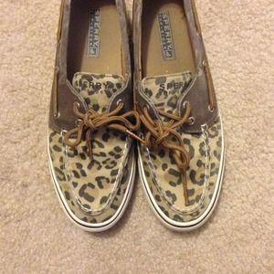 😄Sperry cheetah print