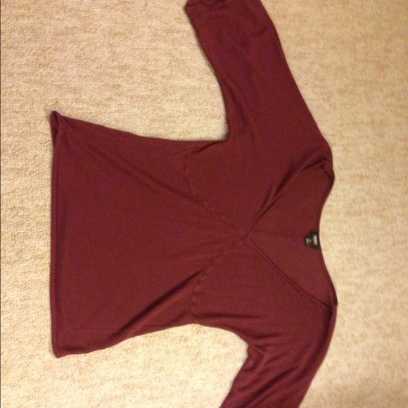 Donated! Maroon quarter length sleeve top - Picture 4 of 4