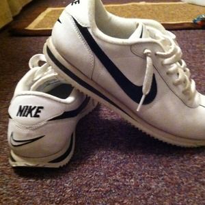 Nike 😎 Tags say 5Y US, and 37.5 EUR