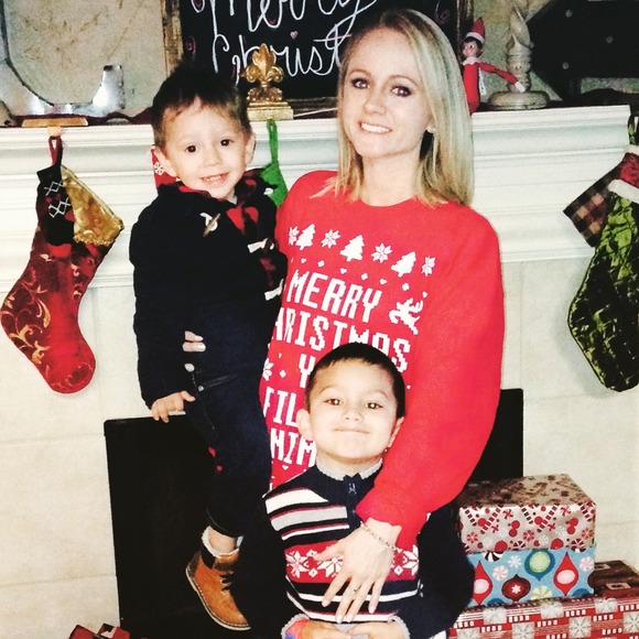 Welcome to My closet.. 🎀 - Picture 2 of 4