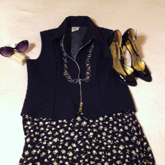 😎BLACK VEST😎 - Picture 2 of 4