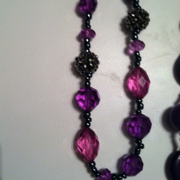 Purple necklaces - Picture 3 of 4