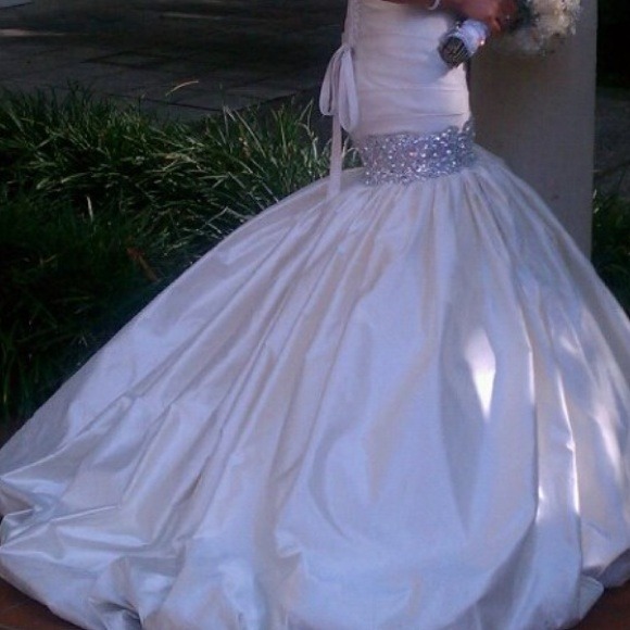 Dress - Picture 2 of 3