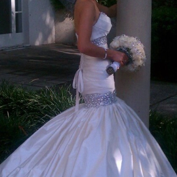 Dress - Picture 3 of 3