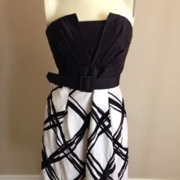 Sold White House Black Market Strapless Dress sz 2
