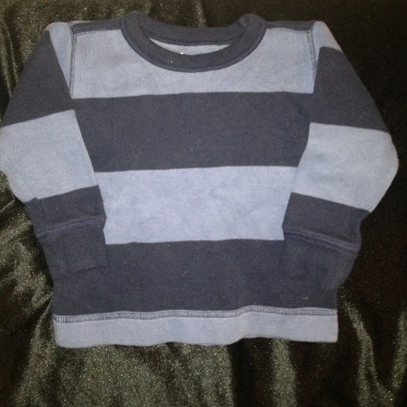 Gap sweater