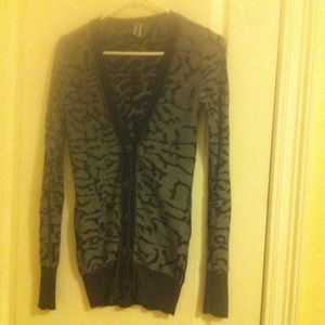 Buckle cardigan/sweater/jacket