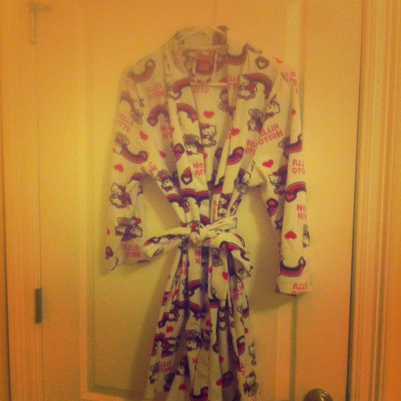 Hello kitty robe - Picture 1 of 1