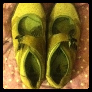 Ahnu shoes 💥RESERVED💥