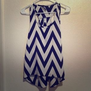 💢On Hold💢 Black & White Zig Zag Top