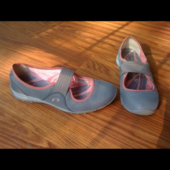 SOLD IN BUNDLE Mary Jane style skechers skimmers