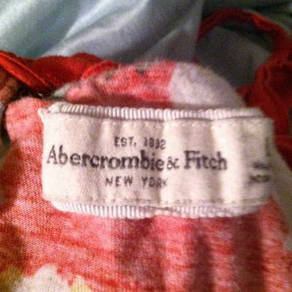 Abercrombie & finch floral top - Picture 3 of 3