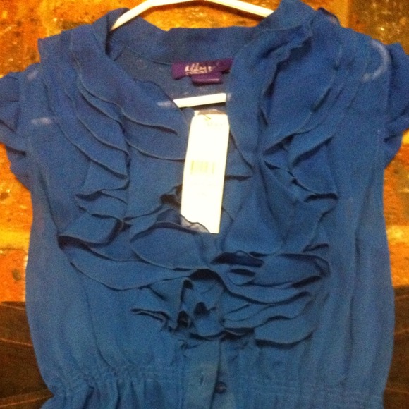 Nwt Miley max blue ruffle top