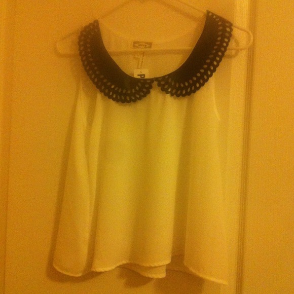 NWT white sheer black leather collar - Picture 1 of 1